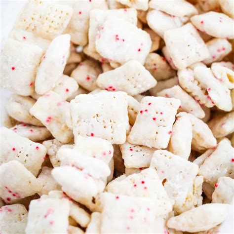 peppermint bark muddy buddies