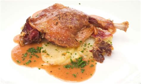 4 ud de muslos de pato o confit (se pueden comprar frescos o congelados). Receta de Confit de pato con salsa acidul - Bruno Oteiza