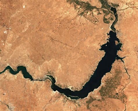 Desert Drying Euphrates Threatens Disaster In Syria New Straits