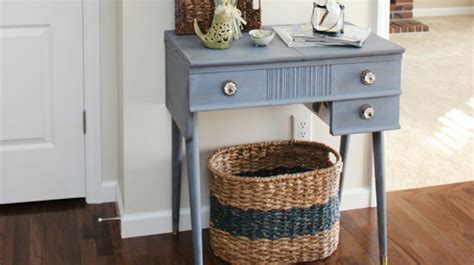 The beauty of using a chalk paint to paint furniture is that you don't have to follow the rules and it requires no prep.even if you've never painted a piece of furniture before, try it out on a. 20 Awesome Chalk Paint Furniture Ideas | DIY & Crafts ...