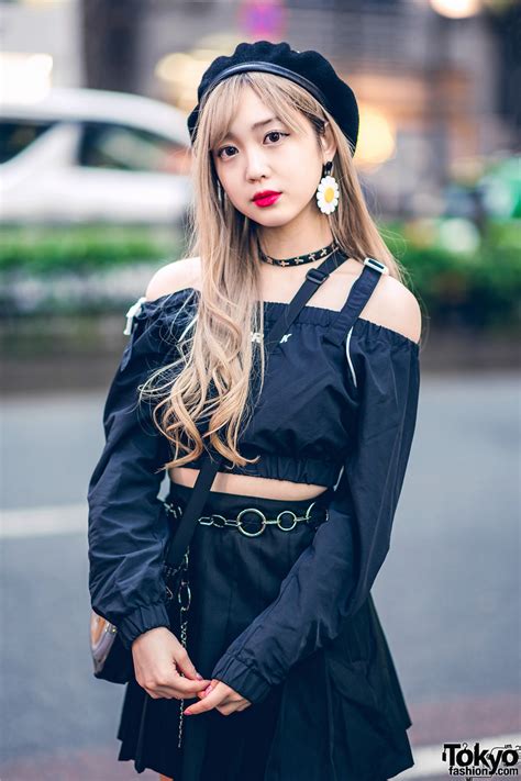 Chic Black Harajuku Girl Street Style W Crank Crop Top Wego Pleated Skirt Demonia Platforms