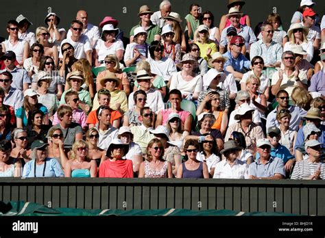 Centre Court Wimbledon Crowd Hi Res Stock Photography And Images Alamy