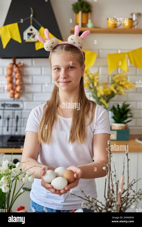 Niña De 12 Años Fotografías E Imágenes De Alta Resolución Alamy