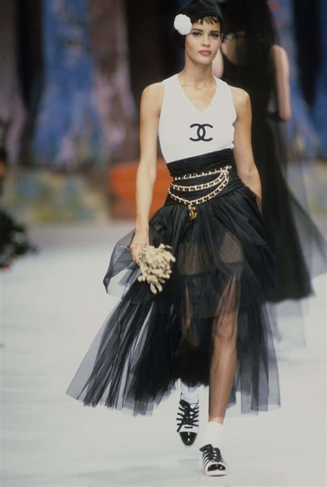 Chanel In The 90s Chanel Spring 1992 Ready To Wear Img011964 Nadege