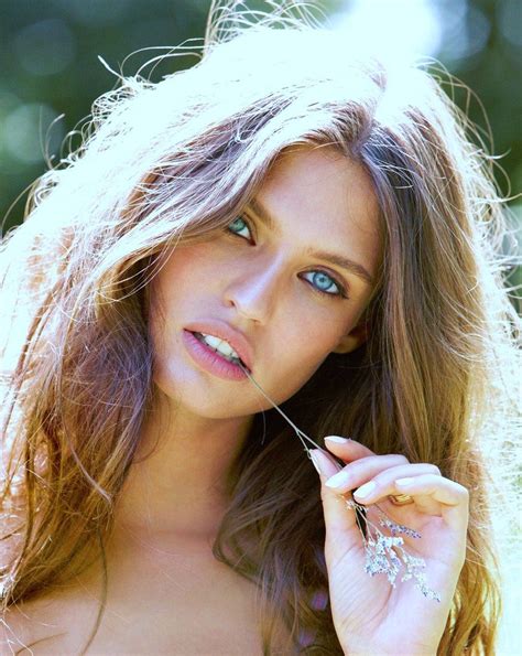 Bianca Balti Wavy Curly Hair Long Down Hairstyle Messy