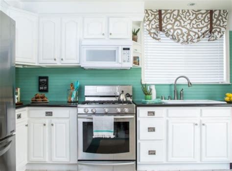 Specifically, wainscoting in the kitchen can work well next to a dining area and they can make a if you're into diy home projects, you'll be happy to hear that wainscoting is a project you can take on. 19 Beadboard Backsplash Ideas to Make Stunning Kitchen Room
