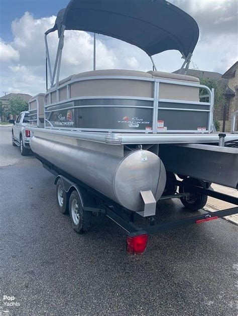 Sun Tracker 20 Party Barge For Sale In United States Of America