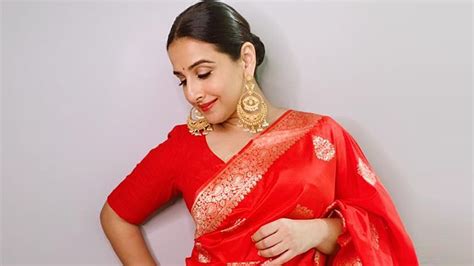 Vidya Balans Red And Gold Woven Benarasi Silk Sari Is The Perfect Dussehra 2020 Outfit Vogue