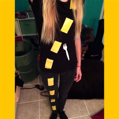 85 funny halloween costume ideas that ll have you rofl clever halloween costumes halloween