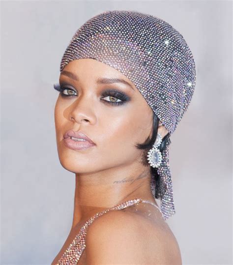 The 15 Best Rihanna Makeup Moments
