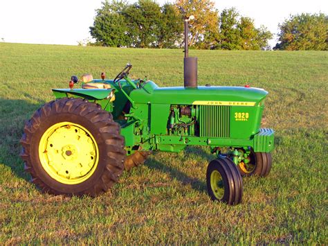 File1968 John Deere 3020