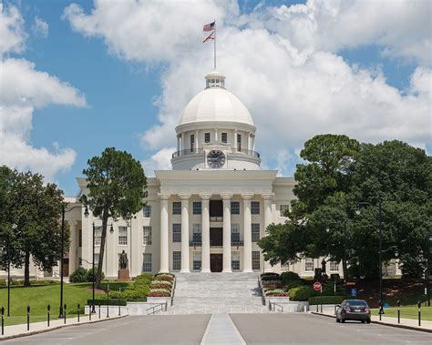 The state offers much topographical diversity. Alabama State Capitol - Wikipedia