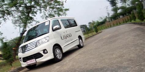 1.gaji + tunjangan 2.karir 3.lingkungan kerja. Daihatsu New Luxio jelajahi kuliner khas bumi Sriwijaya