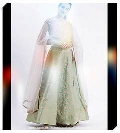 Model Gamis Polos Kombinasi Brokat