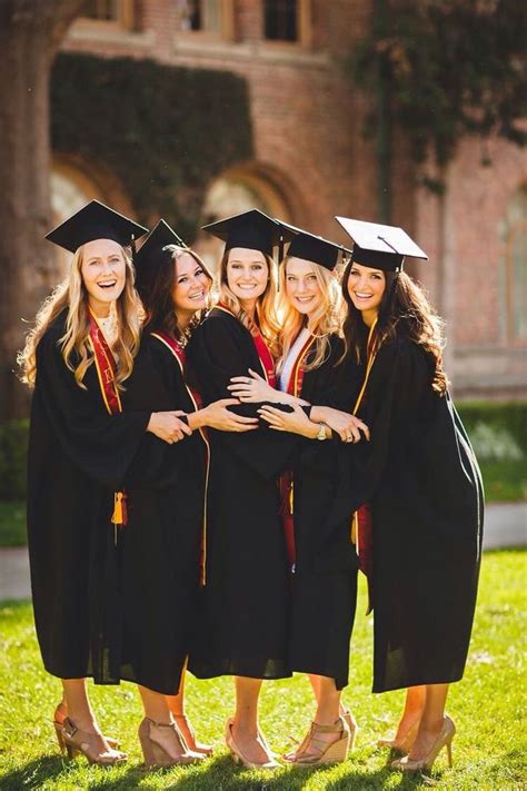 Are you a beginning portrait photographer who's having trouble posing models during a photoshoot? Class of 2016 | Graduation picture poses, Graduation ...