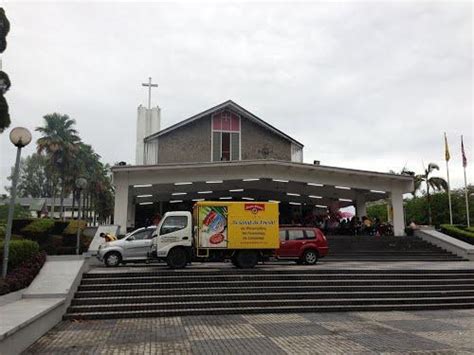 Patrick's old cathedral in lower manhattan invites you into the catacombs, allowing you to see its pipe organ and venture to parts of the building that are normally closed to. St Thomas' Cathedral Kuching (Anglican)