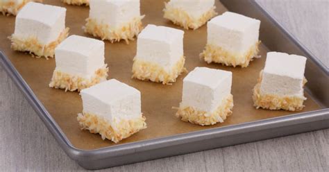 Mélangez le sucre glace avec le beurre pommade. Guimauves à la noix de coco | Zeste