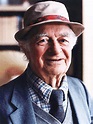 Dr. Linus Pauling: Revising his work on vitamin C -- Health & Wellness ...