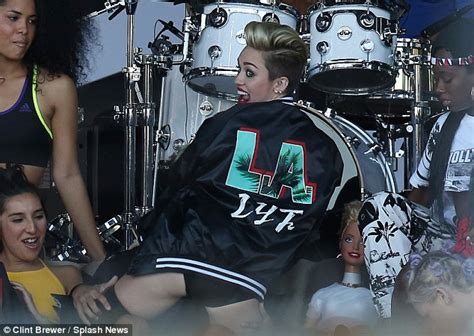 Miley Cyrus Bumps And Grinds With Female Dancers On Jimmy Kimmel Live