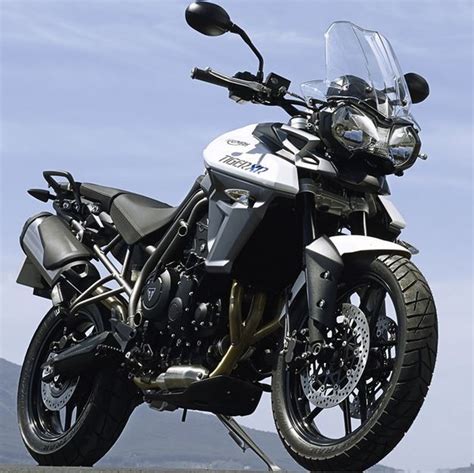Bikewale take utmost care in providing you the accurate information about prices, feature, specs, and colors for comparison of triumph tiger 800. TRIUMPH TIGER 800 XR 2015 800cc ON-OFF price ...