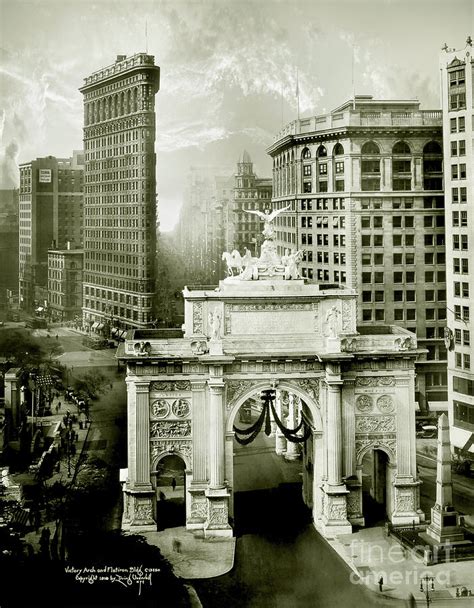 1919 Flatiron Building With The Victory Arch Photograph By