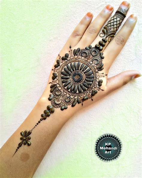 51 Impressive Diwali Mehndi Designs For Newlywed Brides Celebrating