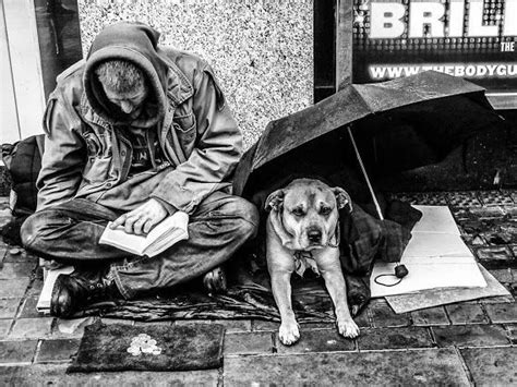 Pin By 君玲 林 On Homeless Homeless People Black And White Photography
