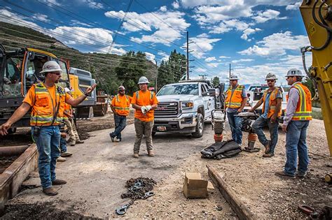 5 Tips To Successfully Manage A Multigenerational Construction Crew
