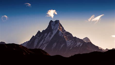 Download Dawn Sky Himalaya Mountains Peak 5472x3078 Hd Wallpaper