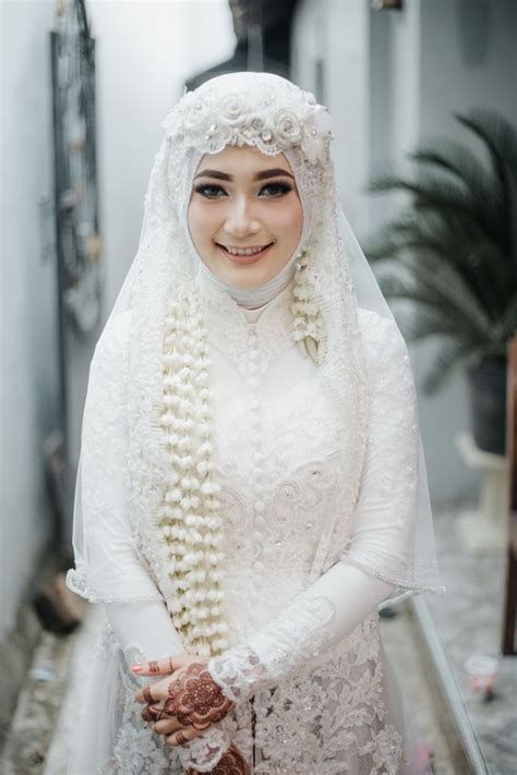 elegant white kebaya for akad nikah firda and dodo by laksmi 0817 0370 7670 by laksmi kebaya