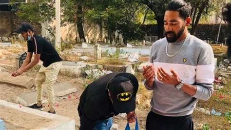 Tragedy struck pacer mohammed siraj who is now in australia along with the indian squad as his father, mohammed ghouse, passed away due to a lung ailment in hyderabad on friday. Mohammed Siraj pays tribute to his late father after he ...