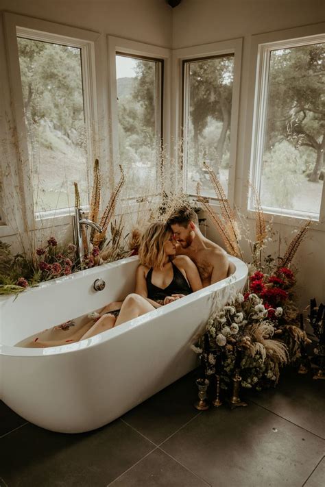 Bathtub Floral Installation On Olive Orchard Estate — Rosewater Banho Romântico Casais