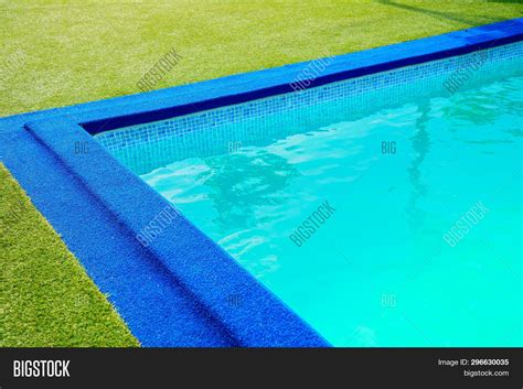 Swimming Pool Edge Image And Photo Free Trial Bigstock