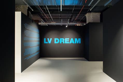 Lv Dream Exhibition Paris Kingssleeve