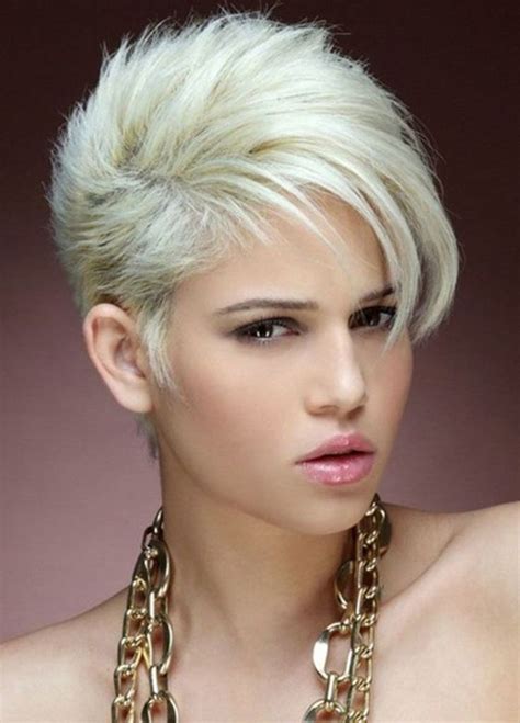 Nice And Short We Love That Discover Here 10 Beautiful Short Hairstyles Short Haircuts For