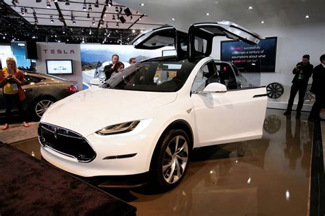 Tesla Prepares To Launch Electric Suv Wsj
