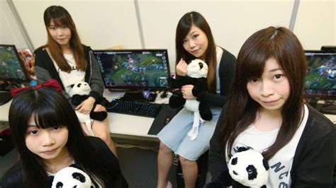 Gamer Girls Hong Kongs First All Female Professional Video Gaming