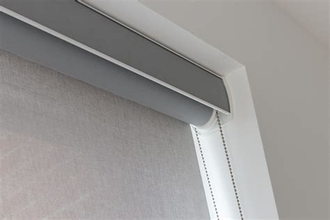 Sunscreen Roller Blind With Matching Pelmet Made To Measure