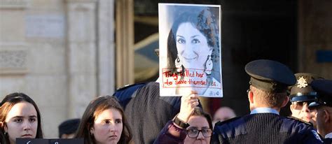 À Malte Le Meurtre D Une Journaliste Fait Vaciller Le Pouvoir