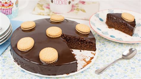 Well to be honest, this cake recipe is my first baked recipe using conventional oven. Prince Chocolate Biscuits Cake - Super Easy Chocolate ...