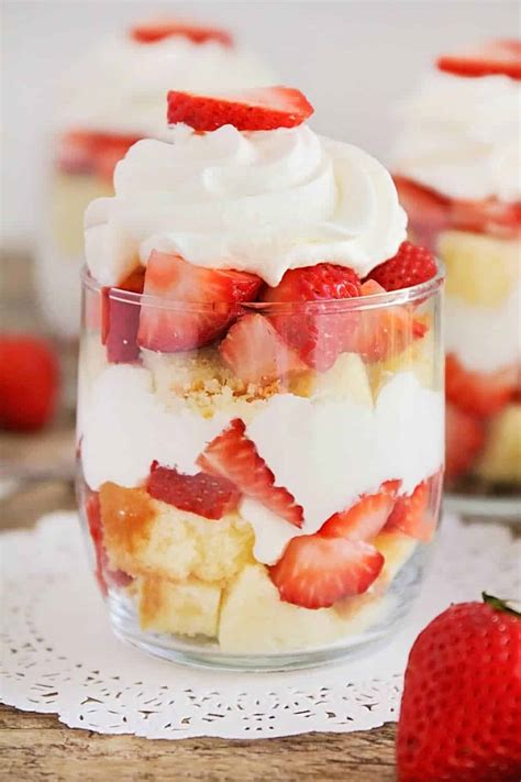 Easy Strawberry Shortcake Trifle I Heart Nap Time