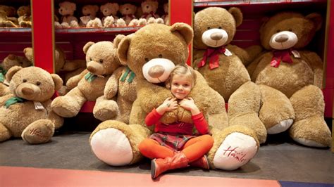 Hamleys Toy Shop Places To Go Lets Go With The Children