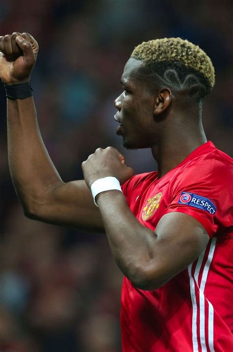 Paul pogba on holiday wearing givenchy, balmain and maison margiela. People Style : Paul Pogba, l'extravagance à tout prix