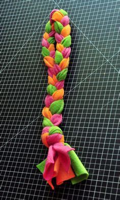 The cat's paw, otherwise known as the offshore swivel knot is used to connect a snap swivel to a double line. DIY for Dogs: Square Knot Fleece Loop Tug Toy | Diy dog ...