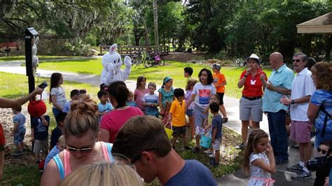 The easter egg hunt game as you may have known is an outdoor game. Thornton Park Annual Easter Egg Hunt, Orlando FL - Apr 20 ...