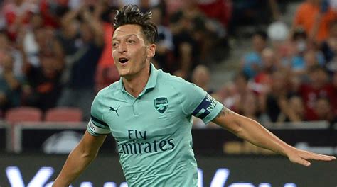 Things continue to get worse for mesut ozil at arsenal after he was left out of the club's europa league side. Mesut Ozil, Pierre-Emerick Aubameyang leak Arsenal's new goal celebration