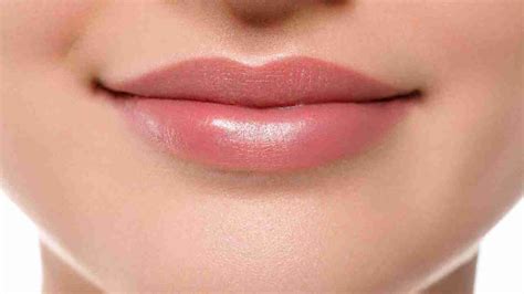 Winter Care Tips To Protect Your Lips From Cold Dry Weather