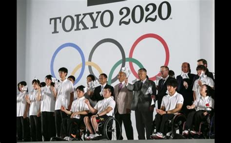 Ilustración acerca el logotipo del juego olímpico, mostrando activitis del spoort del som, mano del backgound se ahoga. Tokio revela logotipo de Juegos Olímpicos 2020 | FOTOS Y ...