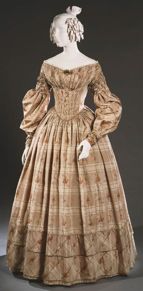 1836 38 Possibly Wool Challis 1800s Fashion 19th Century Fashion