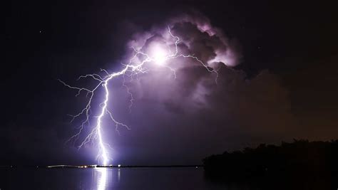 Lightning Strikes Safety Tips Facts After 5 Injured In Southwest Florida